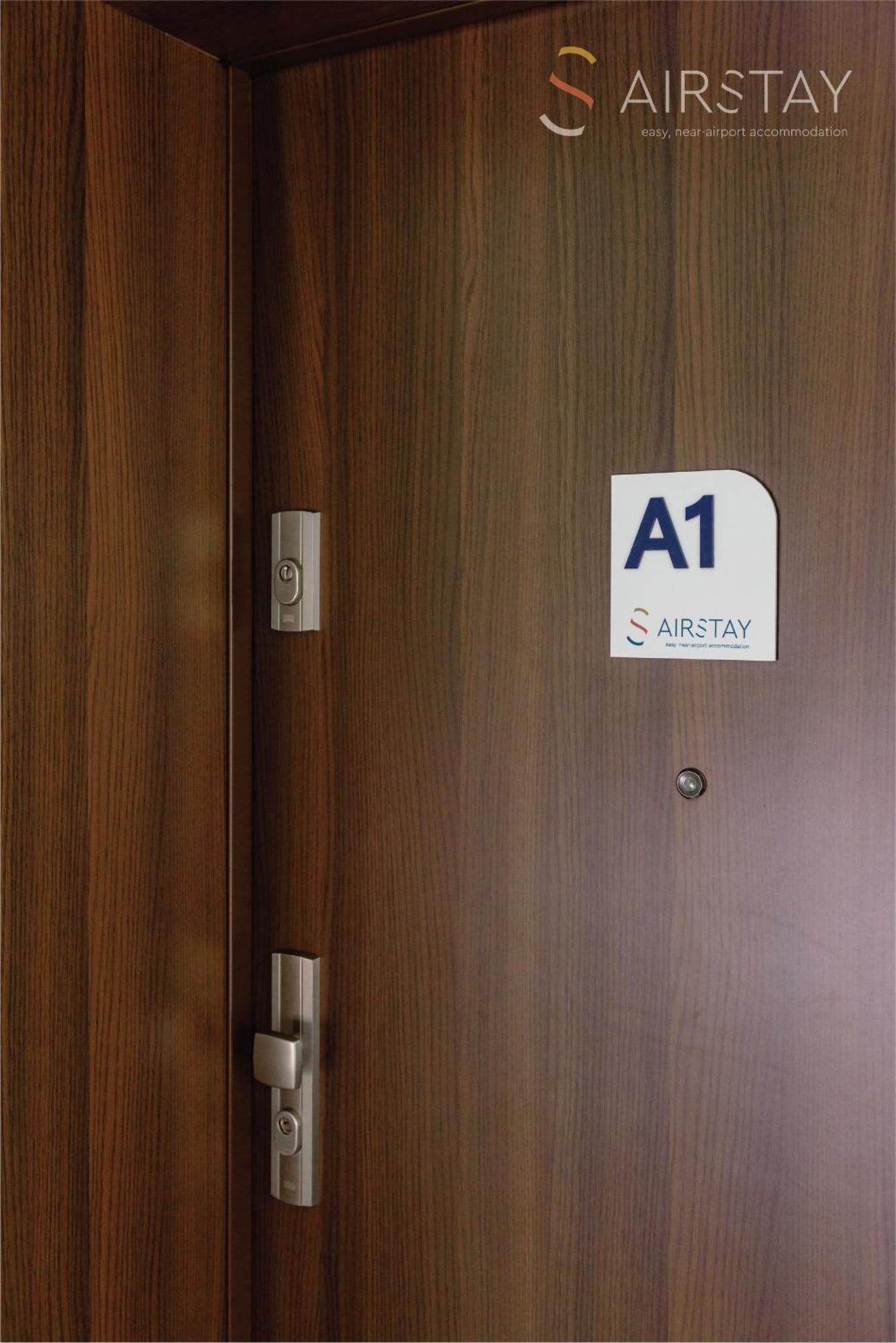 Akali Apartment Airport By Airstay Спата Экстерьер фото